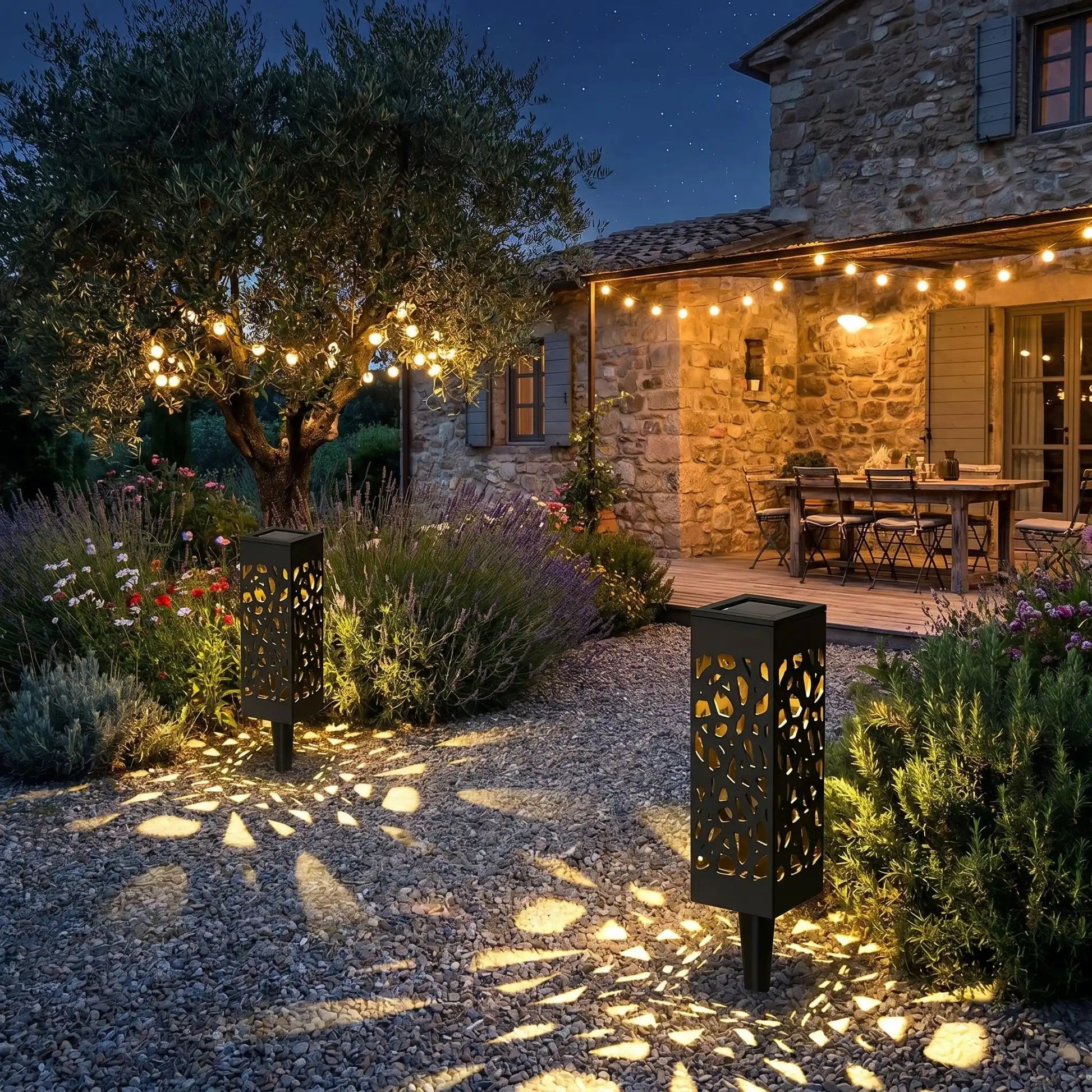 jardin-lampe-solaire-devant-maison