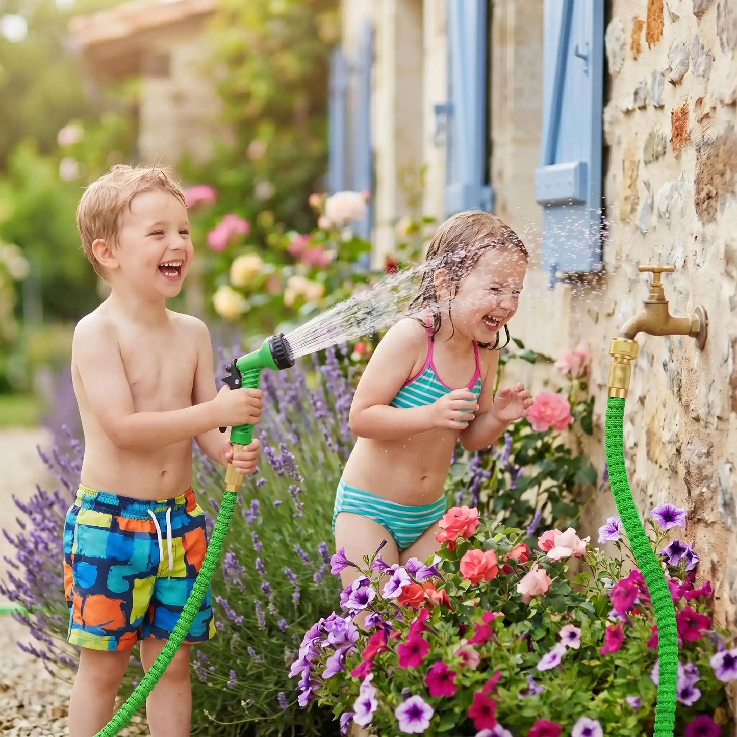 tuyau-d'arrosage-extensible-enfants